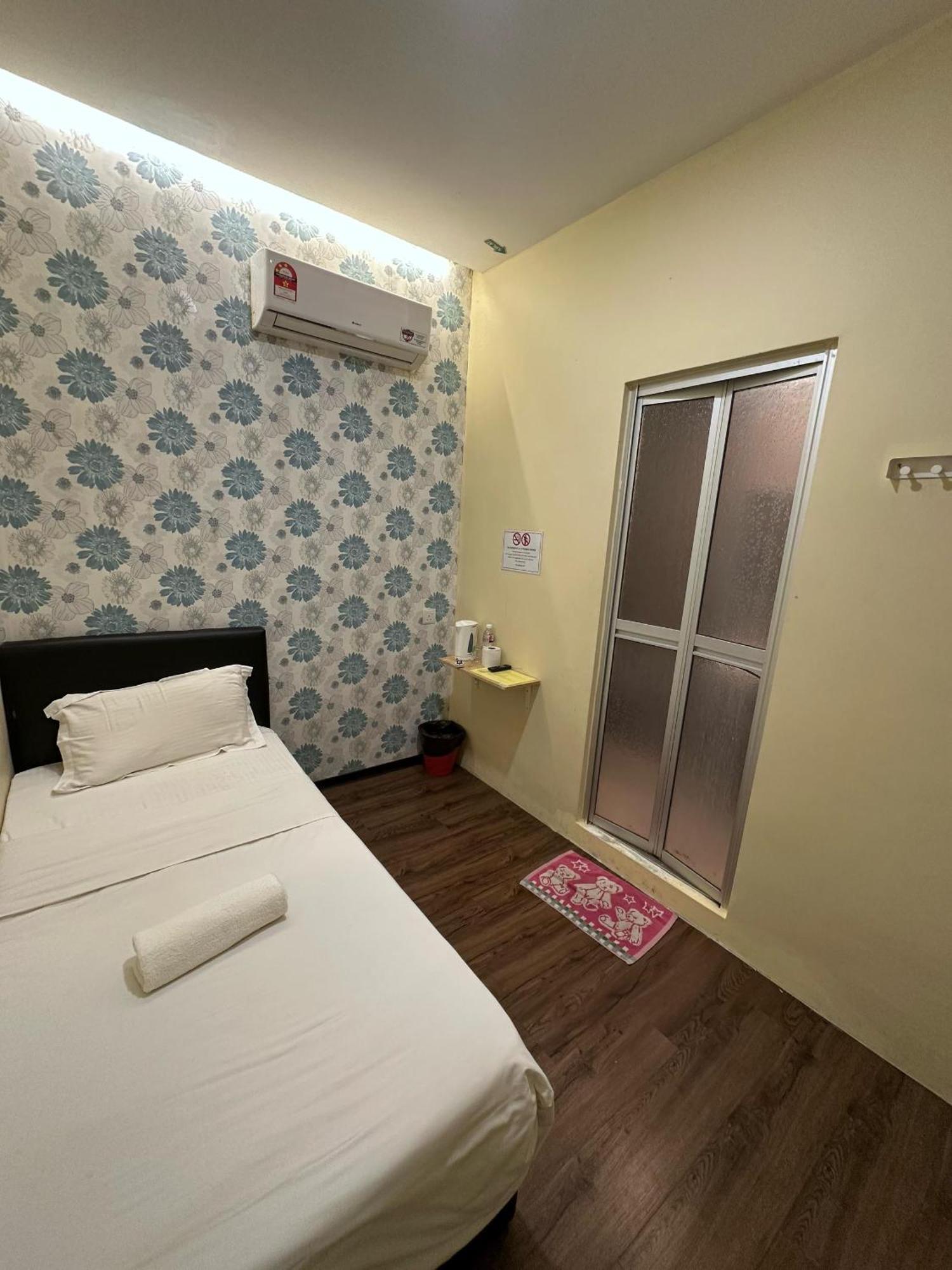 Serian Transit Inn ภายนอก รูปภาพ